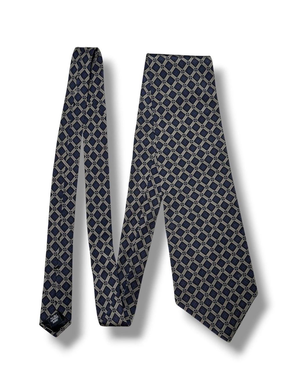 Kenneth Cole 56” x 4” Navy and Gray Linked Diamond Silk Tie